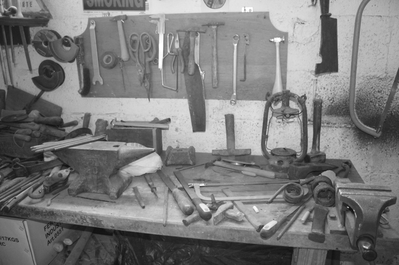 Dario’s tools, similar to those used in Renaissance times 